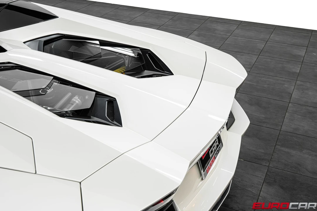 2015 Lamborghini Aventador LP700-4 - Image 24 of 31