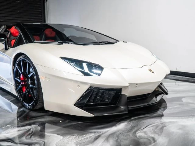 2015 Lamborghini Aventador LP700-4 - Image 4 of 21