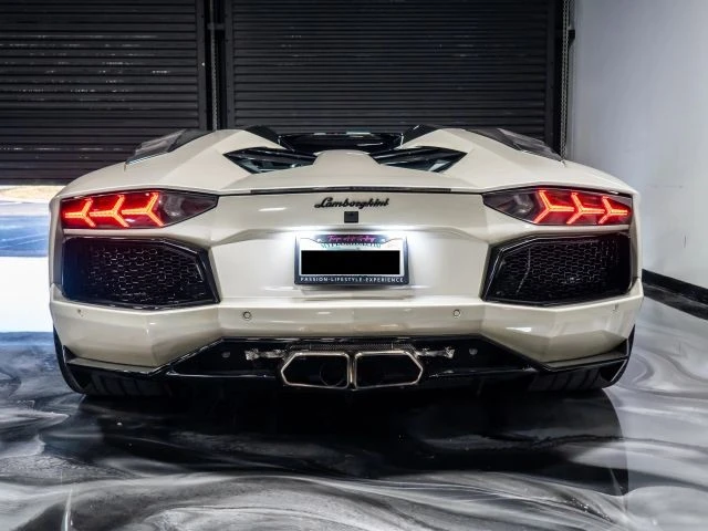 2015 Lamborghini Aventador LP700-4 - Image 10 of 21