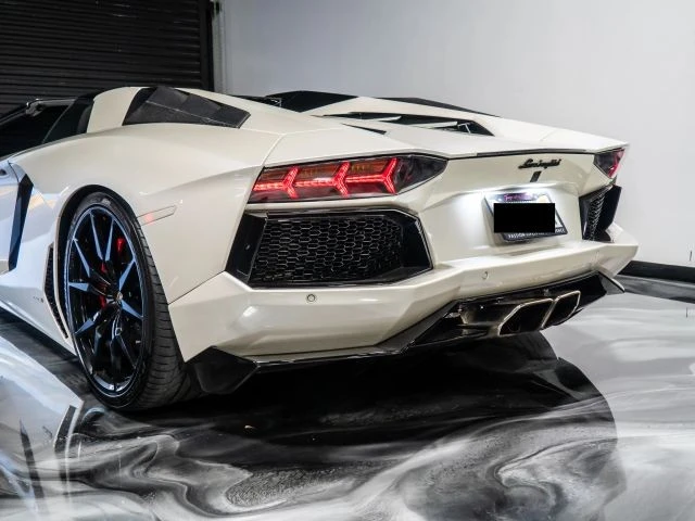2015 Lamborghini Aventador LP700-4 - Image 11 of 21