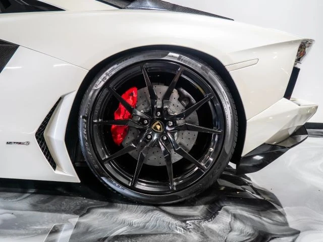 2015 Lamborghini Aventador LP700-4 - Image 19 of 21