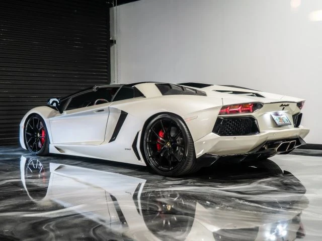 2015 Lamborghini Aventador LP700-4 - Image 13 of 21