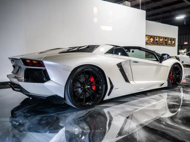 2015 Lamborghini Aventador LP700-4 - Image 8 of 21