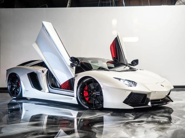 2015 Lamborghini Aventador LP700-4 - Image 2 of 21