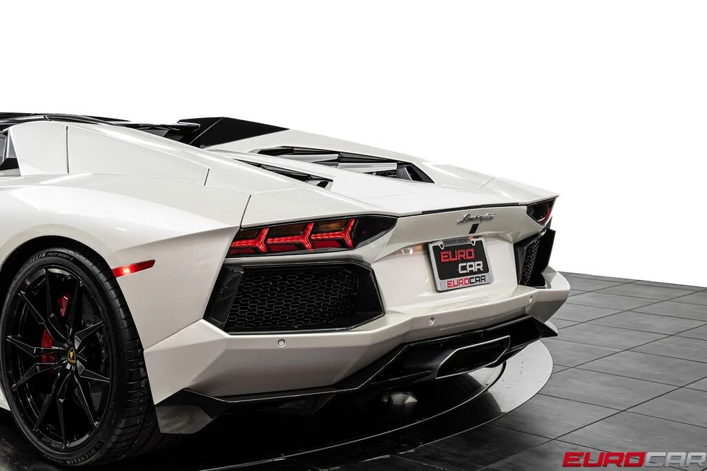 2015 Lamborghini Aventador LP700-4 Roadster - Image 23 of 31