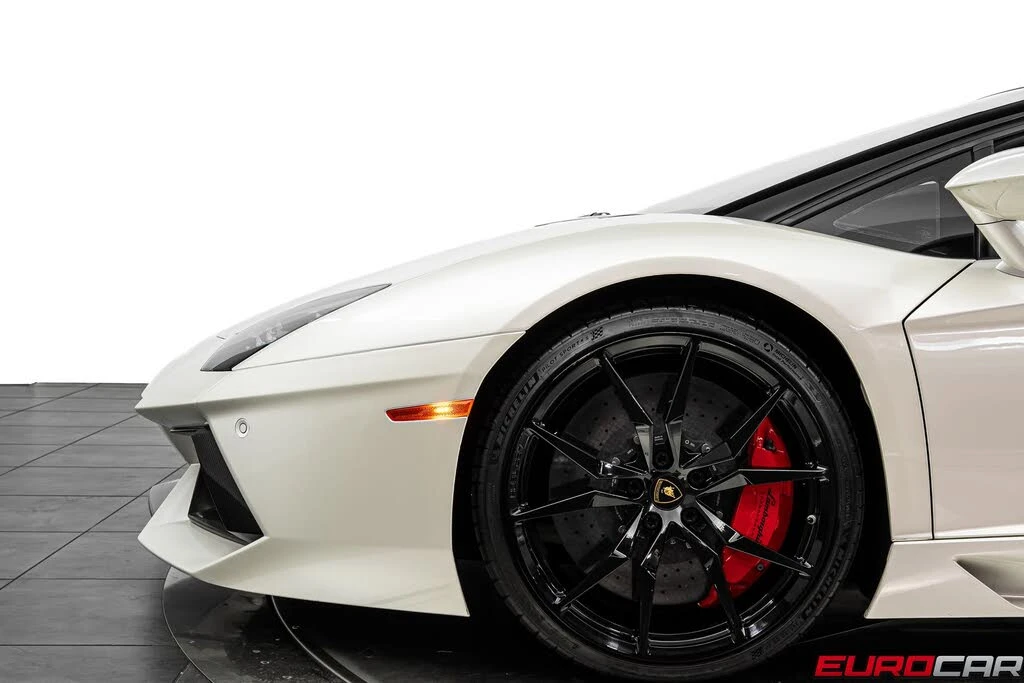 2015 Lamborghini Aventador LP700-4 Roadster - Image 19 of 31