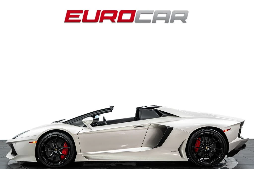 2015 Lamborghini Aventador LP700-4 Roadster - Image 2 of 31