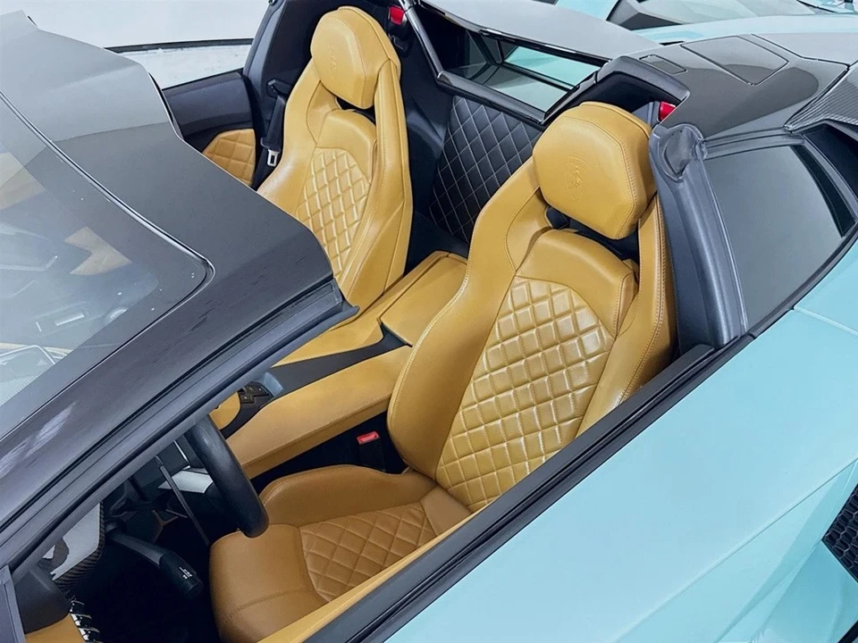2015 Lamborghini Aventador LP700-4 - Image 11 of 12