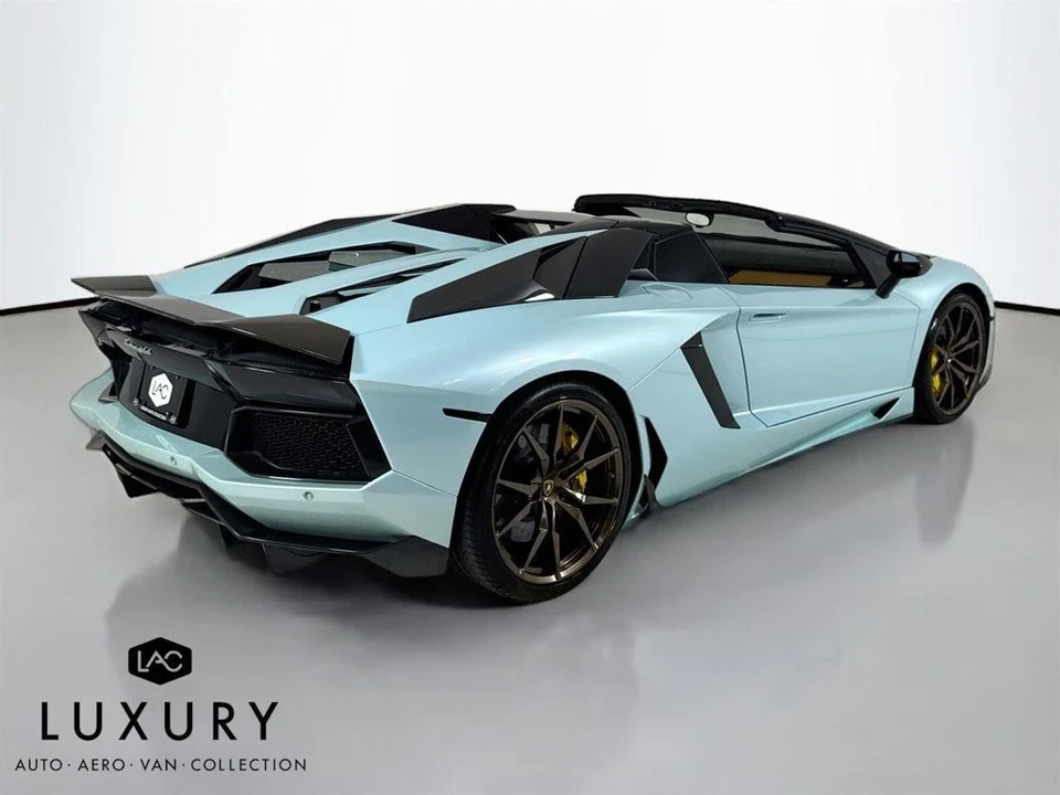 2015 Lamborghini Aventador LP700-4 - Image 4 of 12