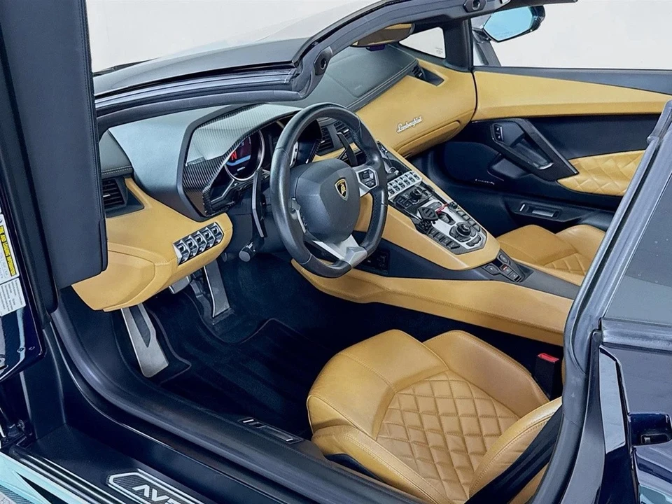 2015 Lamborghini Aventador LP700-4 - Image 12 of 12