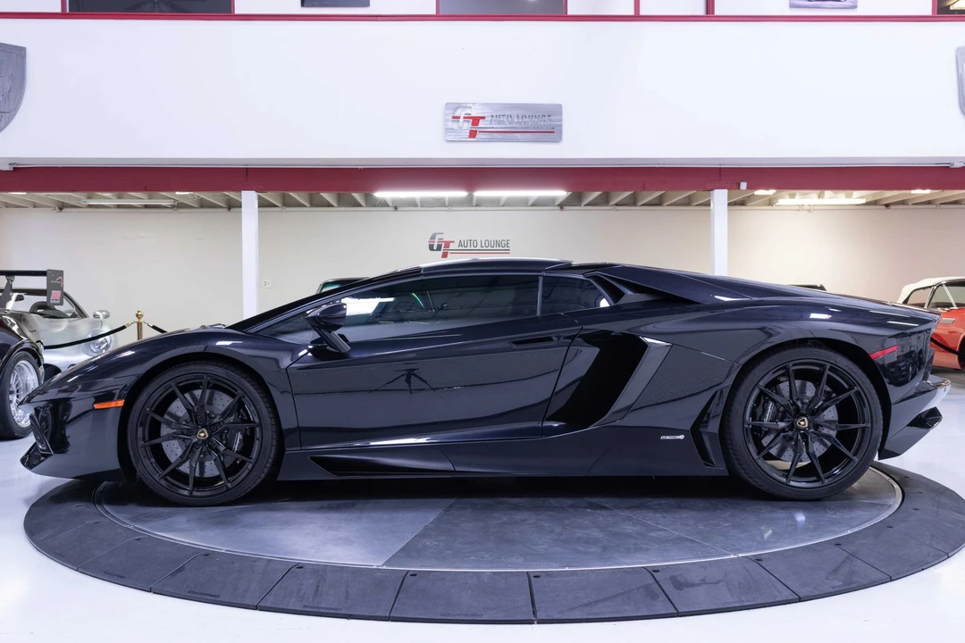 2015 Lamborghini Aventador LP700-4 - Image 13 of 31
