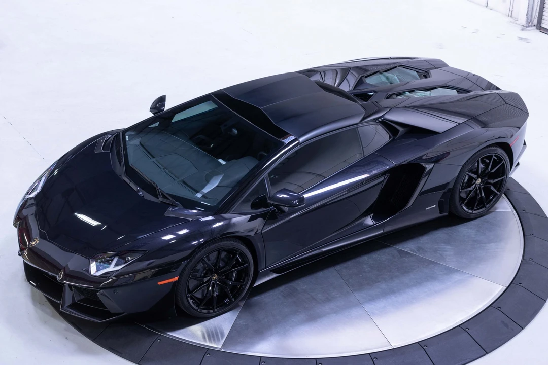 2015 Lamborghini Aventador LP700-4 - Image 8 of 31