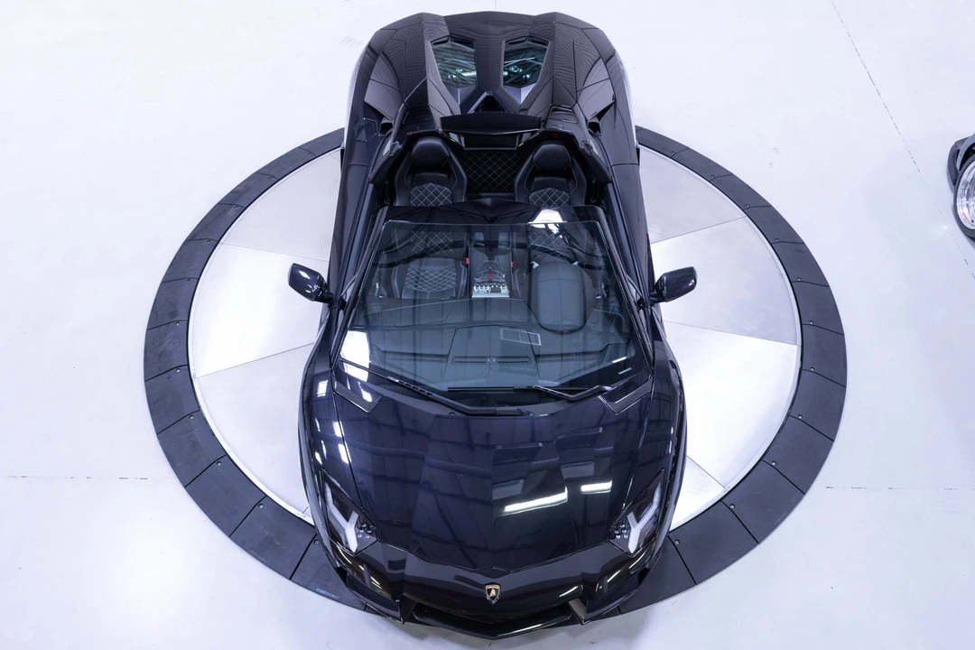 2015 Lamborghini Aventador LP700-4 - Image 29 of 31