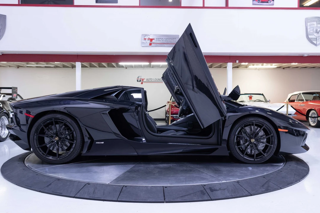 2015 Lamborghini Aventador LP700-4 - Image 24 of 31