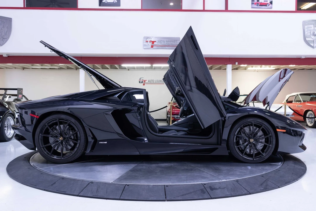 2015 Lamborghini Aventador LP700-4 - Image 23 of 31
