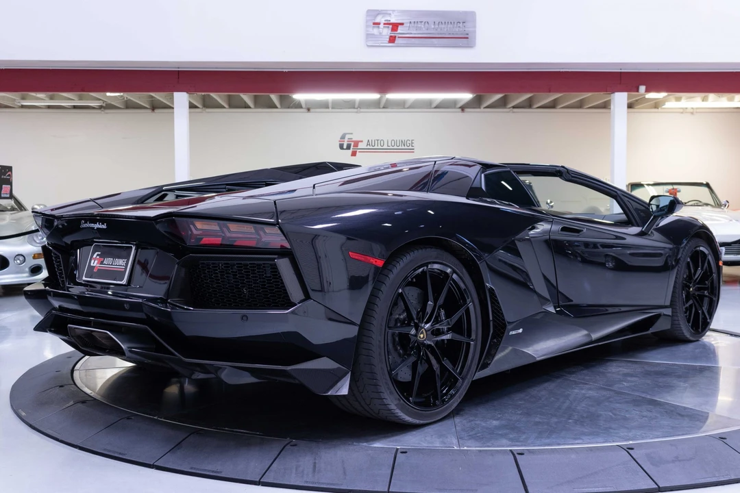 2015 Lamborghini Aventador LP700-4 - Image 21 of 31