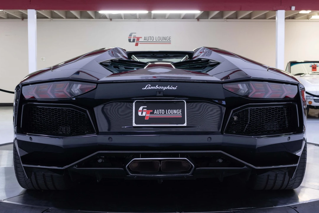 2015 Lamborghini Aventador LP700-4 - Image 18 of 31