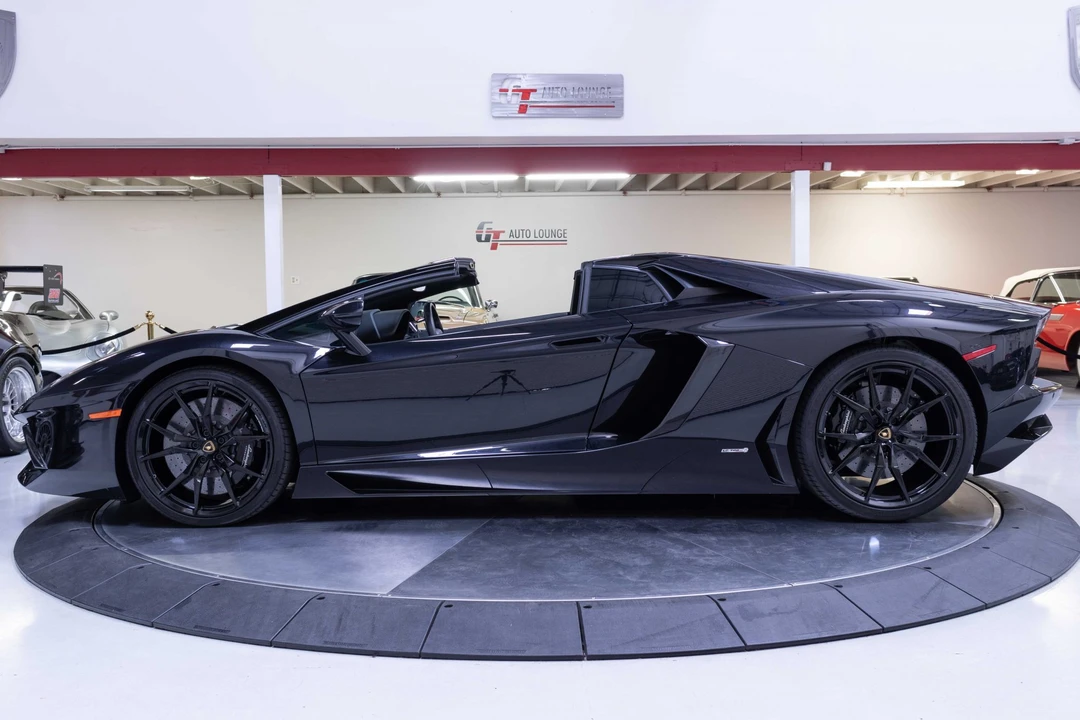 2015 Lamborghini Aventador LP700-4 - Image 12 of 31