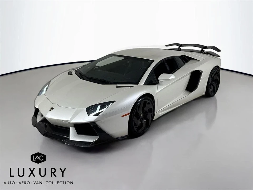 2015 Lamborghini Aventador LP700-4 - Image 2 of 12