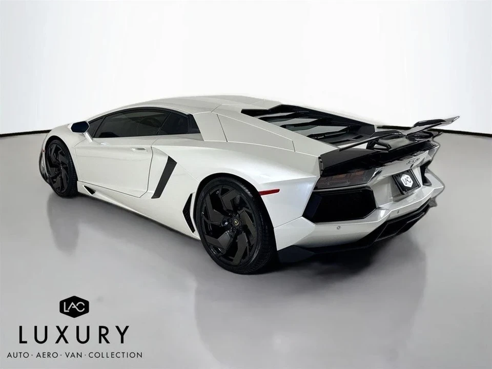 2015 Lamborghini Aventador LP700-4 - Image 4 of 12