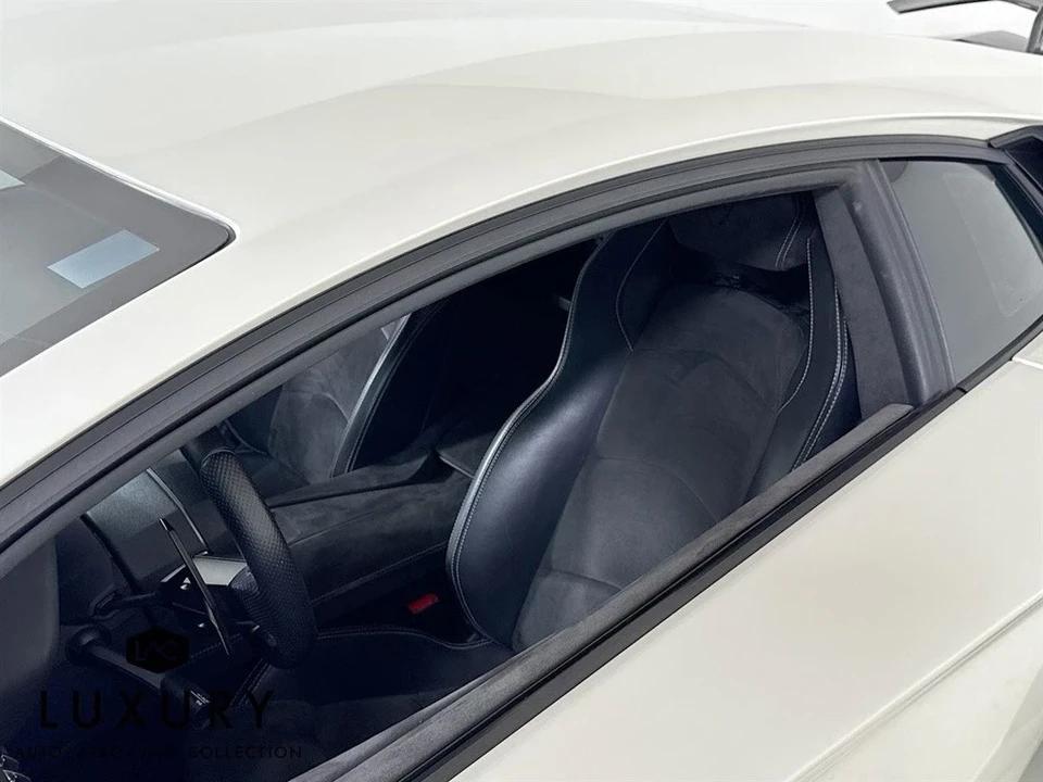 2015 Lamborghini Aventador LP700-4 - Image 9 of 12