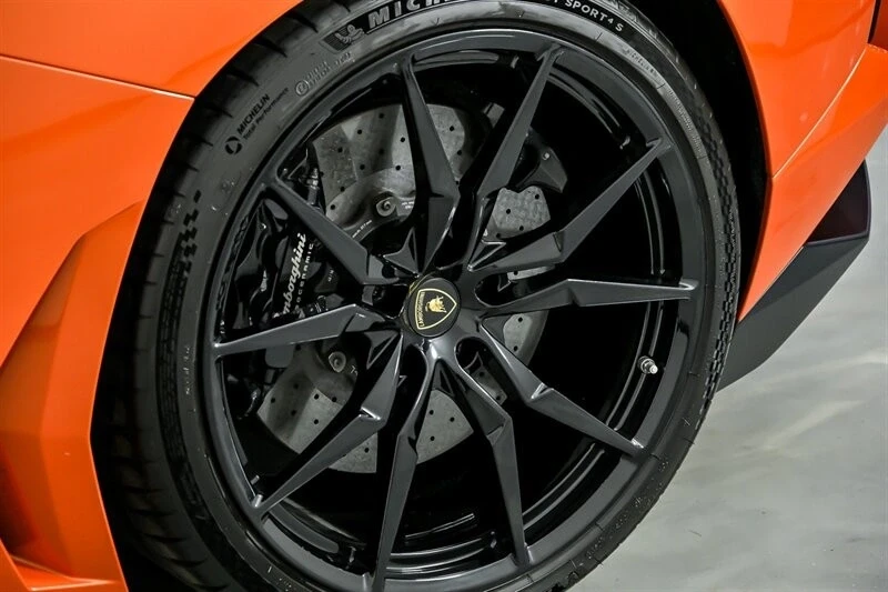2015 Lamborghini Aventador LP700-4 - Image 19 of 21