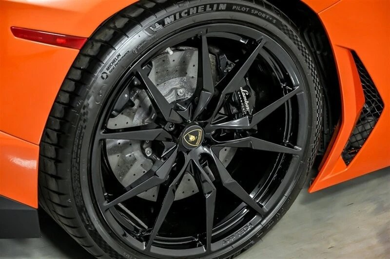 2015 Lamborghini Aventador LP700-4 - Image 16 of 21