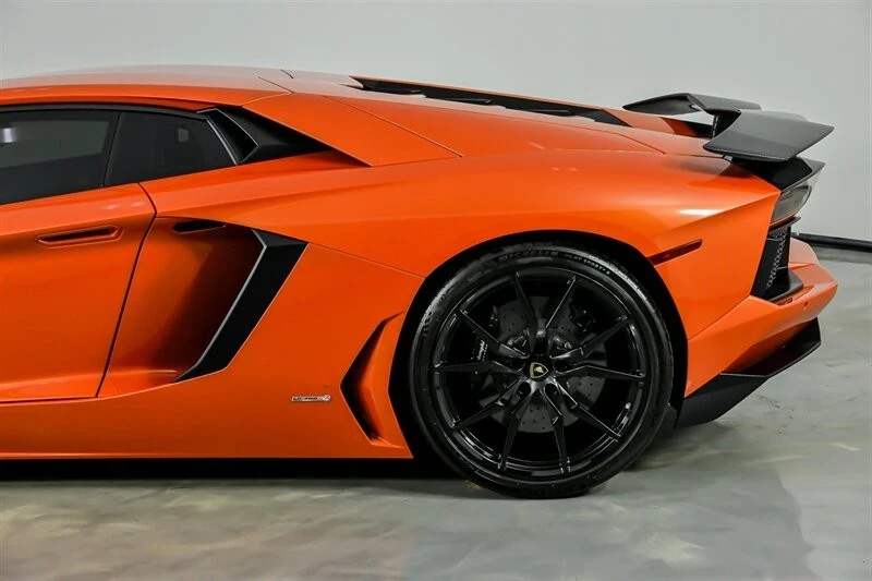 2015 Lamborghini Aventador LP700-4 - Image 9 of 21