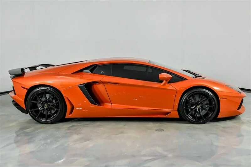 2015 Lamborghini Aventador LP700-4 - Image 14 of 21