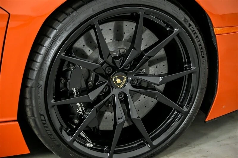 2015 Lamborghini Aventador LP700-4 - Image 17 of 21
