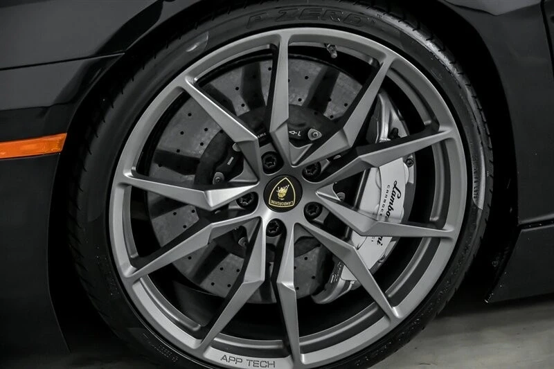 2015 Lamborghini Aventador LP700-4 - Image 18 of 21