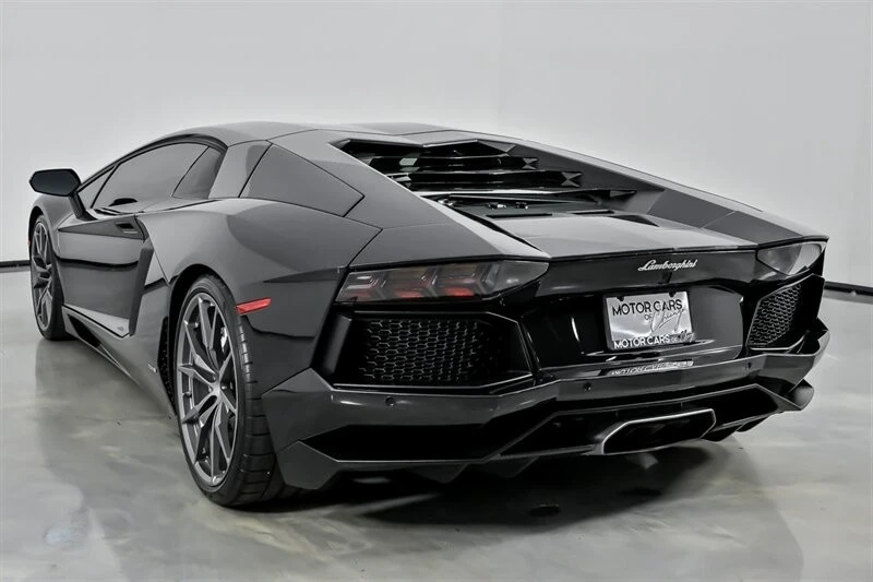 2015 Lamborghini Aventador LP700-4 - Image 10 of 12