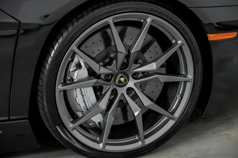 2015 Lamborghini Aventador LP700-4 - Image 17 of 21
