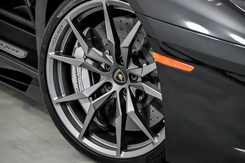 2015 Lamborghini Aventador LP700-4 - Image 4 of 12