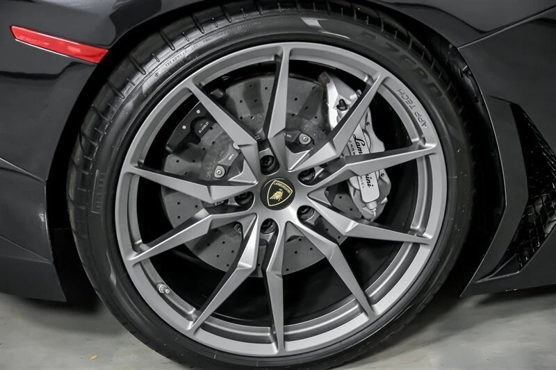2015 Lamborghini Aventador LP700-4 - Image 16 of 21