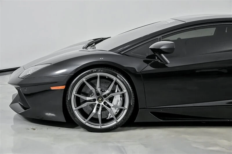 2015 Lamborghini Aventador LP700-4 - Image 7 of 12