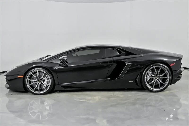 2015 Lamborghini Aventador LP700-4 - Image 8 of 12