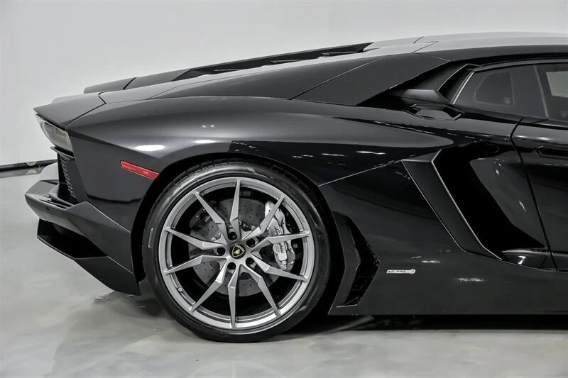 2015 Lamborghini Aventador LP700-4 - Image 13 of 21