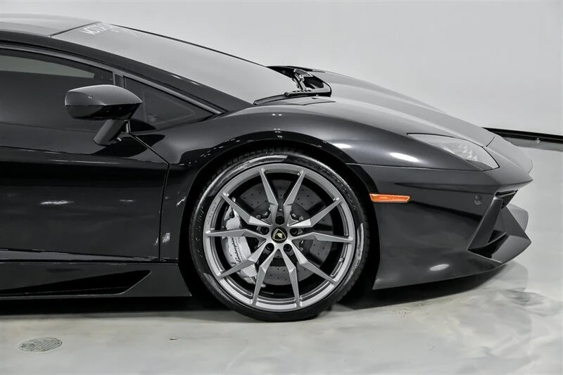 2015 Lamborghini Aventador LP700-4 - Image 15 of 21