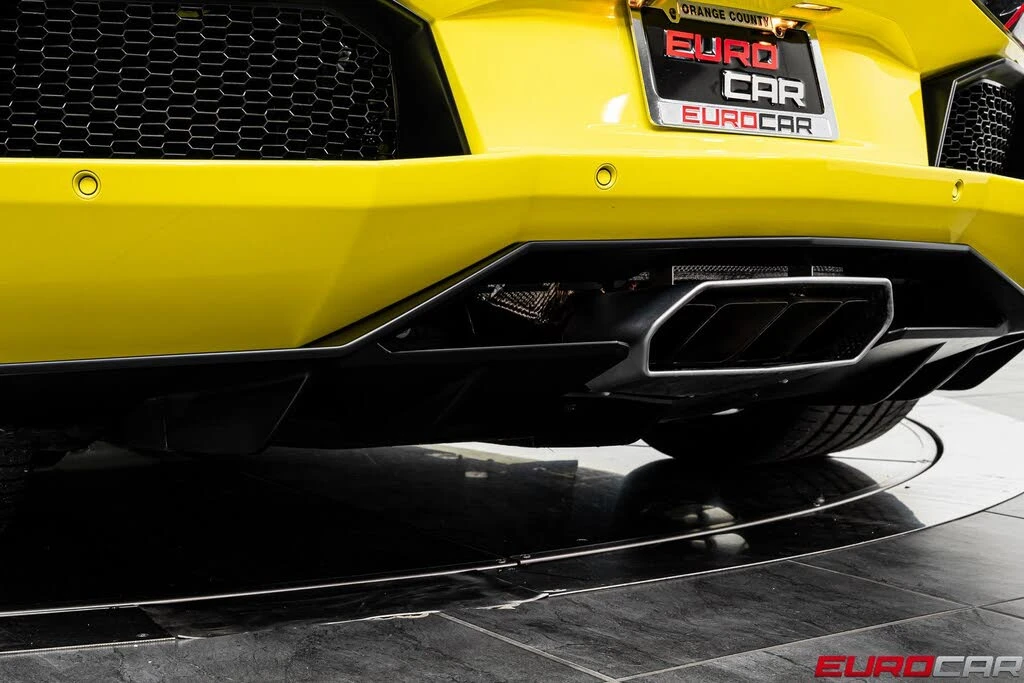 2015 Lamborghini Aventador LP700-4 - Image 20 of 31