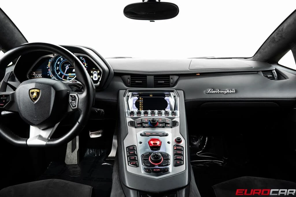 2015 Lamborghini Aventador LP700-4 - Image 25 of 31