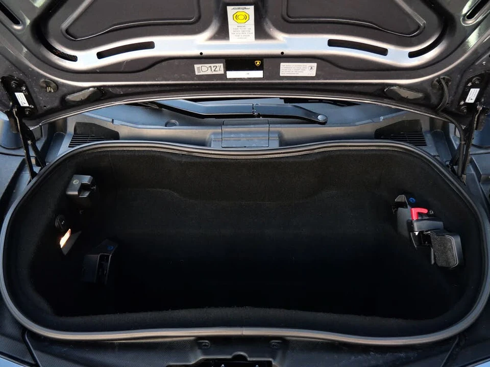 2015 Lamborghini Aventador LP700-4 - Image 28 of 29