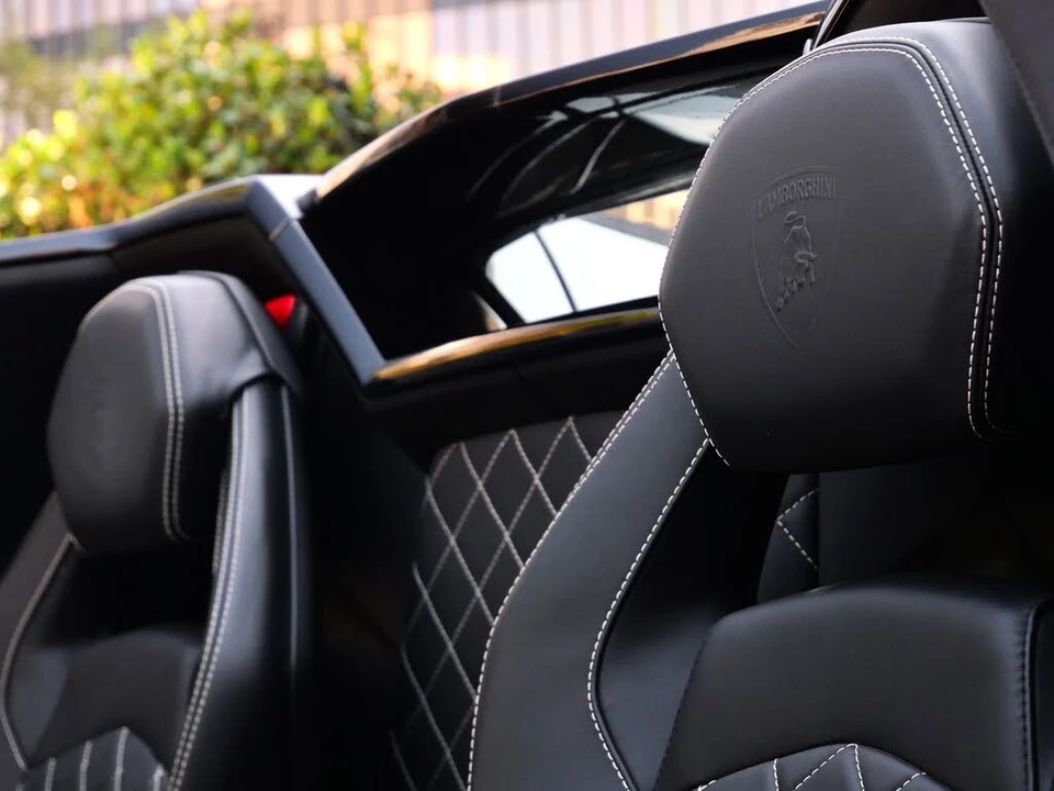 2015 Lamborghini Aventador LP700-4 - Image 24 of 29