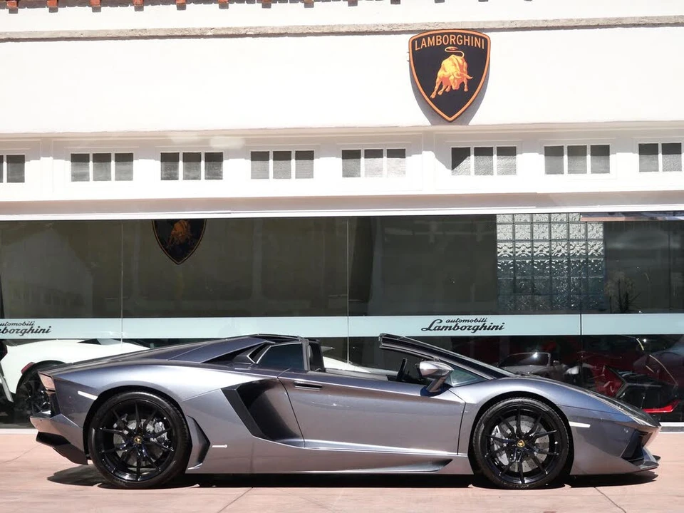 2015 Lamborghini Aventador LP700-4 - Image 2 of 29