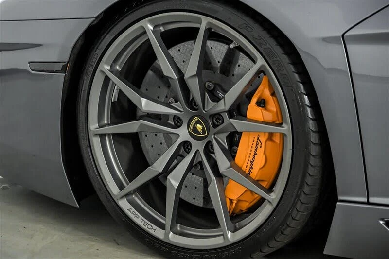2015 Lamborghini Aventador LP700-4 - Image 13 of 31