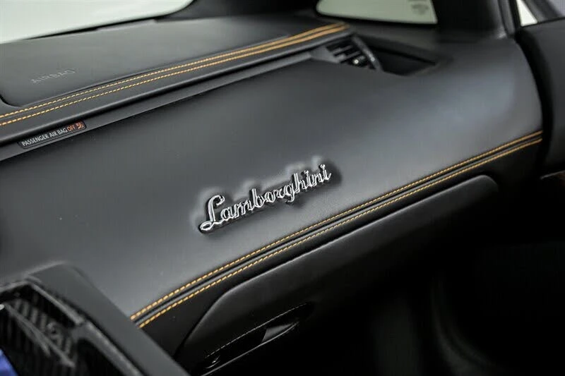 2015 Lamborghini Aventador LP700-4 - Image 26 of 31