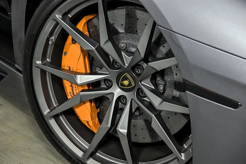 2015 Lamborghini Aventador LP700-4 - Image 3 of 31
