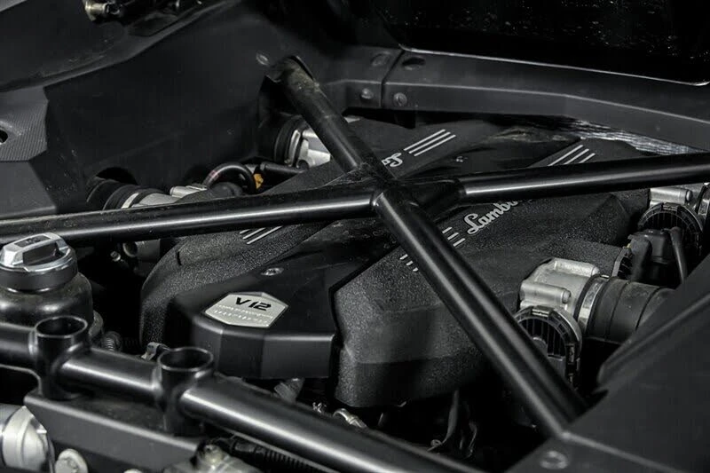 2015 Lamborghini Aventador LP700-4 - Image 16 of 31