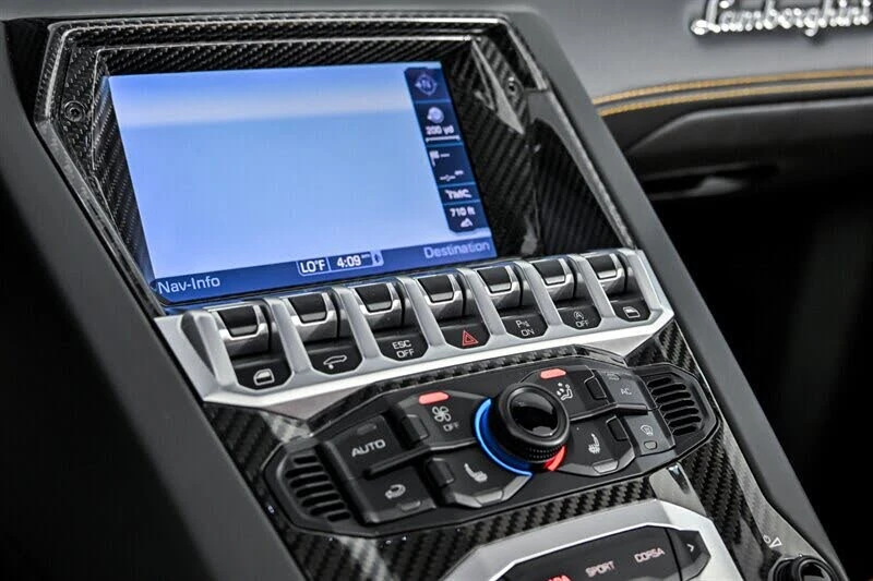 2015 Lamborghini Aventador LP700-4 - Image 28 of 31