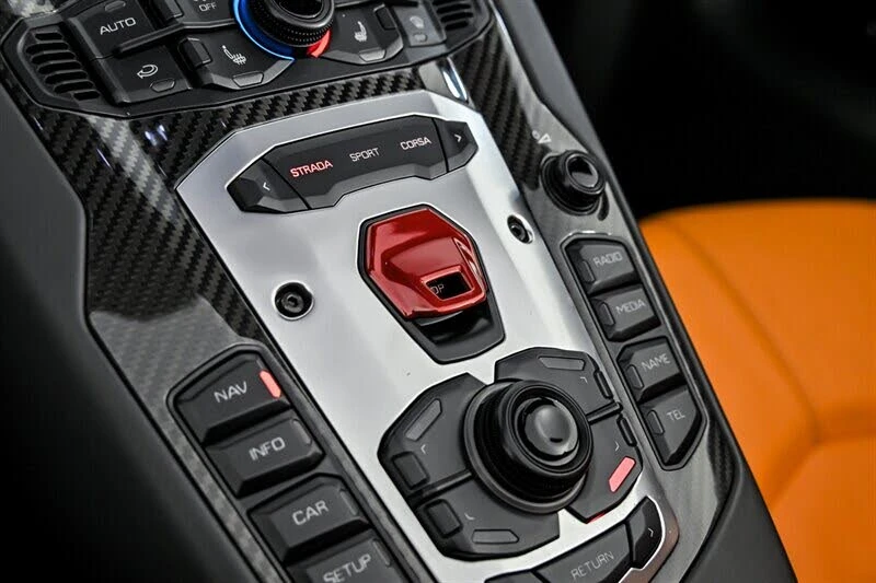 2015 Lamborghini Aventador LP700-4 - Image 30 of 31
